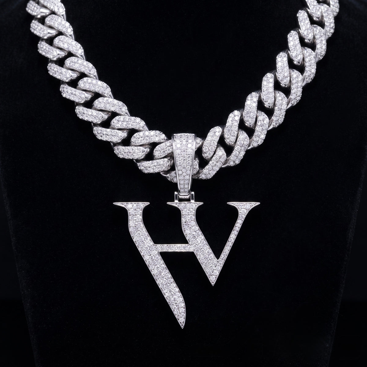 Custom moissanite pendant and chain request – House of Velluxe