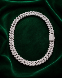 17mm wide Miami Cuban link chain VVS1 moissanite – detail view