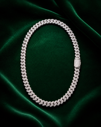 9mm Miami Cuban link chain VVS1 moissanite necklace – detail view